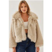 Kurzer Faux-Fur-Mantel mit offener Front