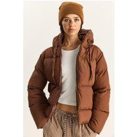 Dicke Pufferjacke mit Kapuze