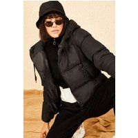 Moderne gesteppte Pufferjacke mit Kapuze