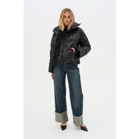 Glänzende Steppjacke im Loose Fit