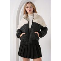 Wattierte Steppjacke im Materialmix