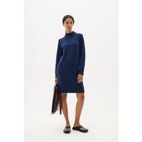 Klassisches Strickkleid mit Stehkragen