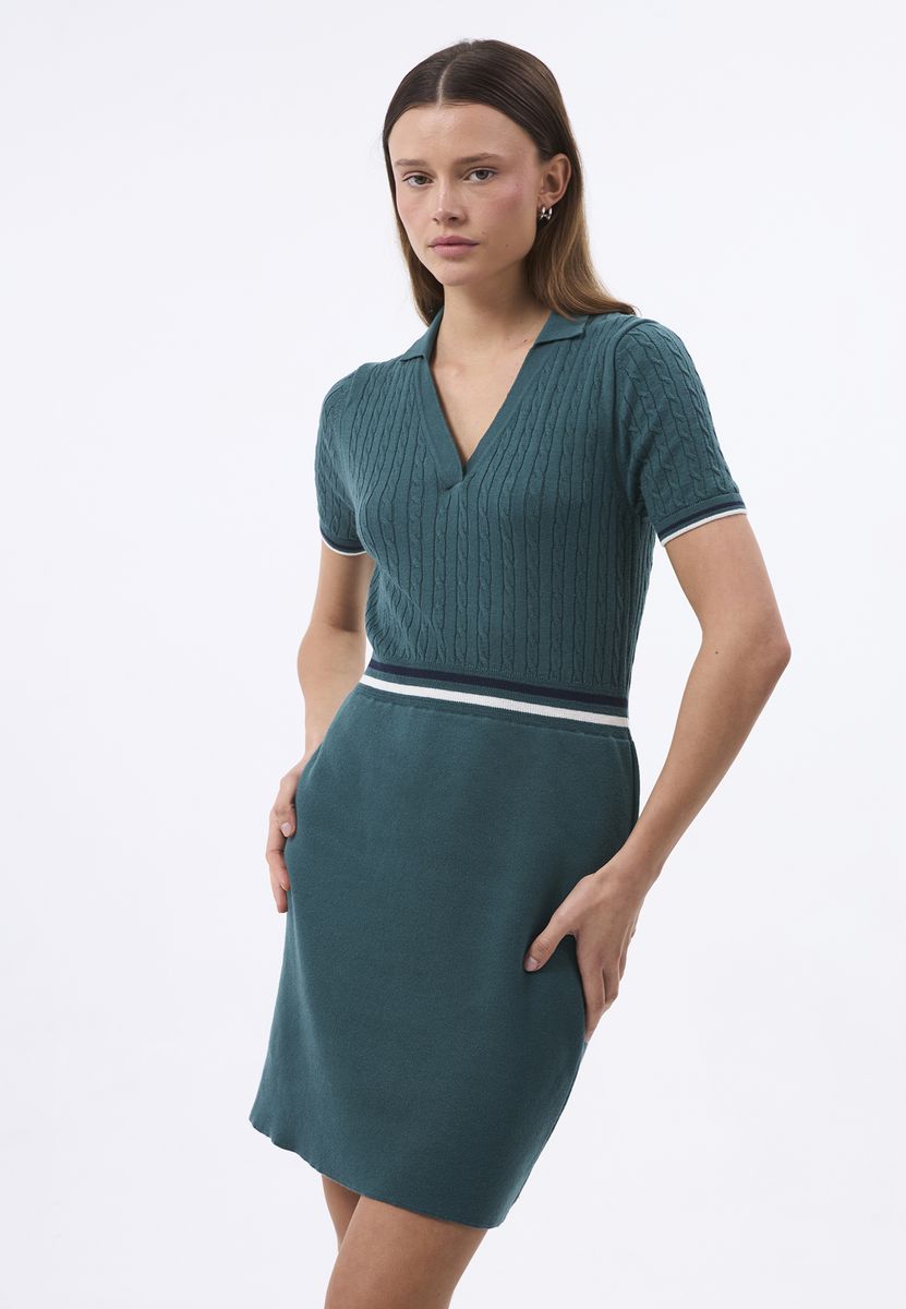 Mini-Strickkleid mit Polokragen