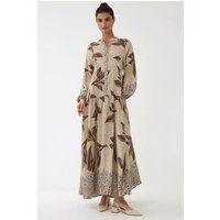 Fließendes Stufen-Maxikleid mit Blattmuster