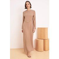 Minimalistisches Langarm-Maxikleid mit Kettendetail