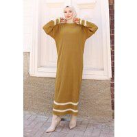 Geripptes Strick-Maxikleid
