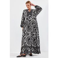 Gestuftes Maxikleid mit geometrischem Muster