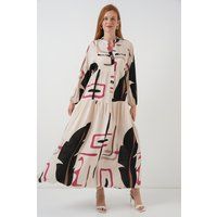 Gestuftes Maxikleid mit abstraktem Muster