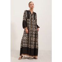 Stufen-Maxikleid mit Ethno-Muster
