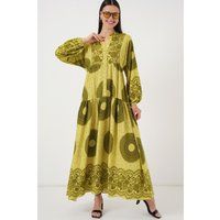 Fließendes gemustertes V-Ausschnitt Maxikleid