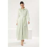 Elegantes Plissee-Hemdkleid mit Gürtel
