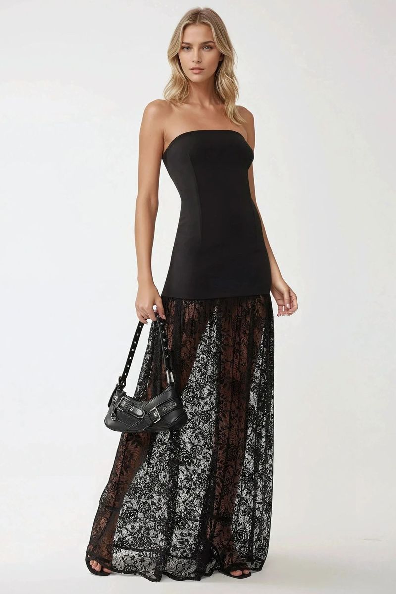 Trägerloses Maxikleid mit Spitzenrock