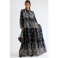 Gestuftes gemustertes Maxi-Hemdblusenkleid