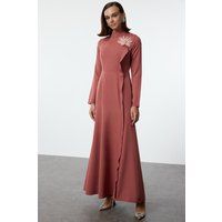 Elegantes Maxikleid mit Blumenapplikation