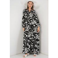 Gestuftes Maxikleid mit V-Ausschnitt