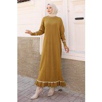 Geripptes Strick-Maxikleid mit Volantsaum