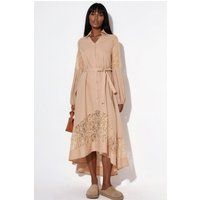 Elegantes Hemdkleid mit Spitzeneinsätzen
