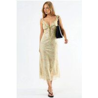Romantisches Blumenkleid mit Rüschen