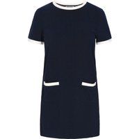 Strick-Minikleid mit weißem Kontrastbesatz