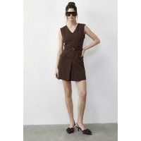 Tailliertes Minikleid mit V-Ausschnitt