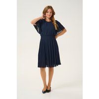 Elegantes Plisseekleid mit Flügelärmeln