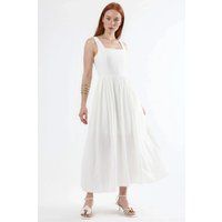 Ärmelloses Midikleid mit Karree-Ausschnitt