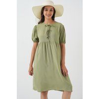 Charmantes Midikleid mit Bindedetail
