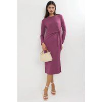 Elegantes Strick-Midi mit Knotendetail