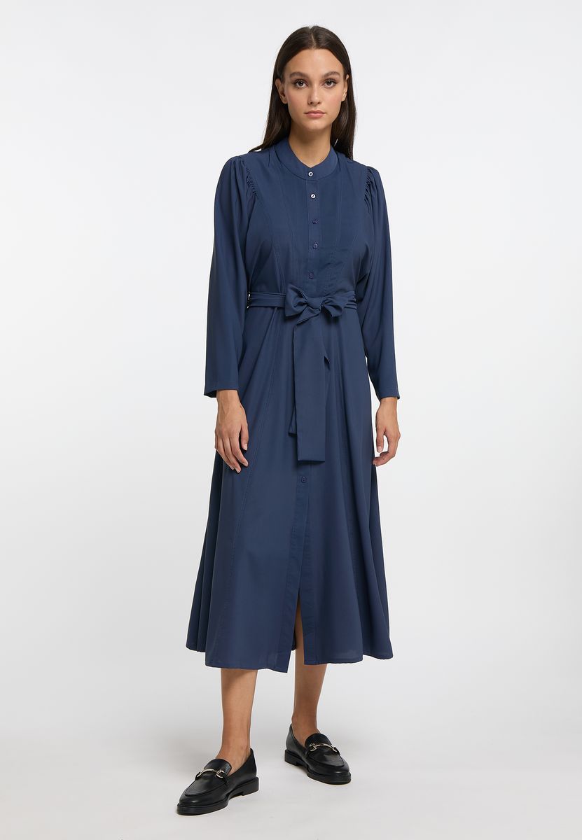 Fließendes Maxi-Hemdblusenkleid mit Gürtel