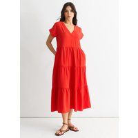 Stufen-Smock-Midikleid mit V-Ausschnitt