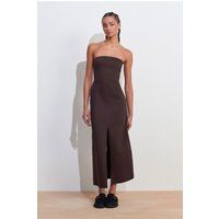 Trägerloses tailliertes Midikleid mit Schlitz