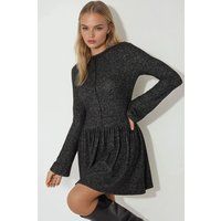 Geknöpftes Langarm-Skater-Kleid
