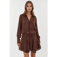 Satiniertes Mini-Hemdkleid mit Rüschen