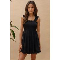 Mini-Kleid mit Smok-Einsatz und Rüschen