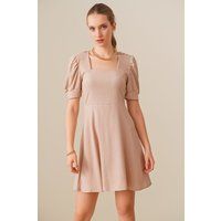 Texturiertes Mini-Kleid mit Karree-Ausschnitt
