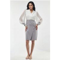 Elegantes zweifarbiges Midi-Kleid mit Knöpfen