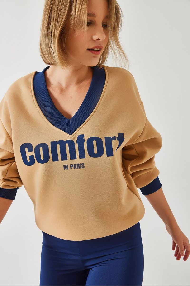 V-Ausschnitt Sweatshirt mit Comfort-Print