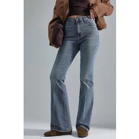 Hochtaillierte Jeans mit ausgestelltem Bein