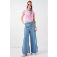 Hochtaillierte Jeans mit weitem Bein