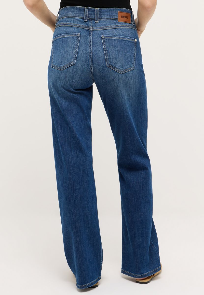 Weit geschnittene Jeans mit aufgesetzten Taschen