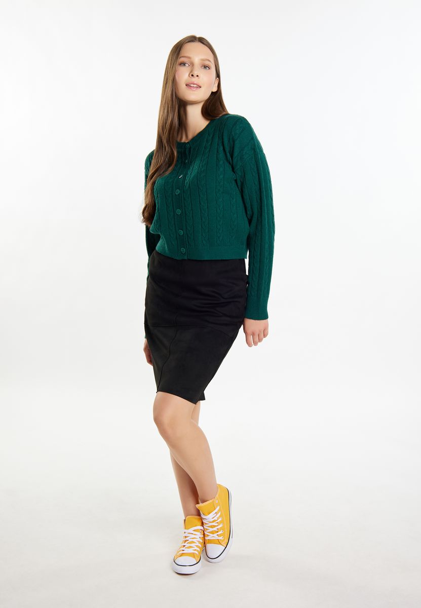 Kurzer Cardigan mit Zopfmuster