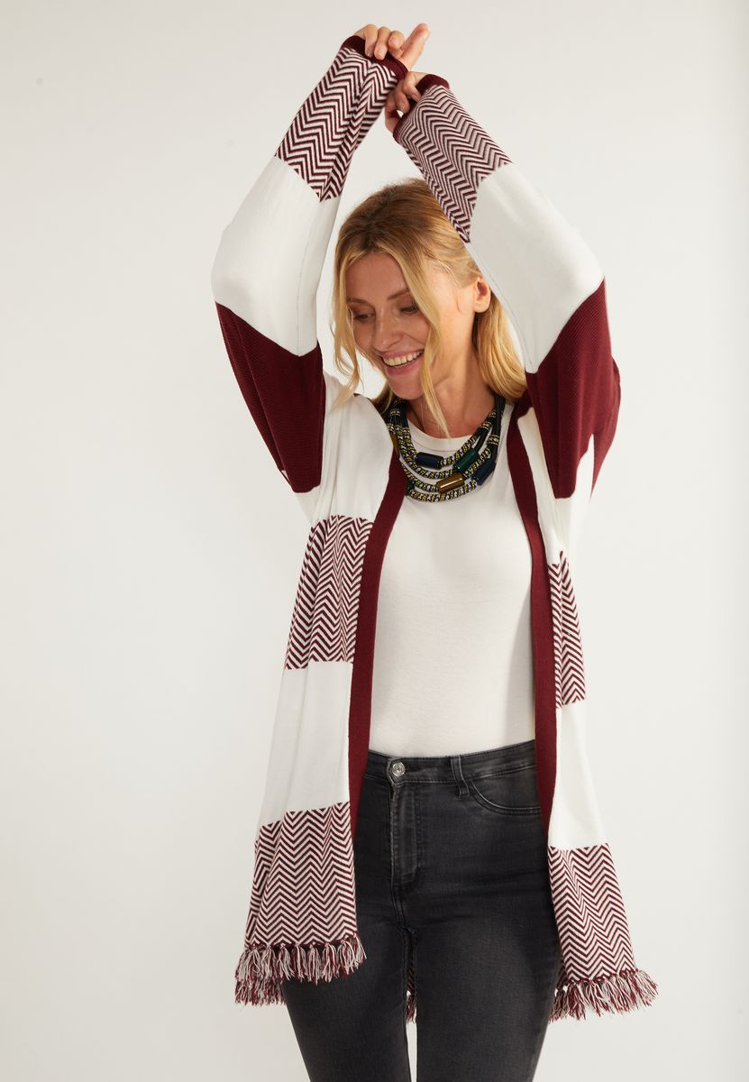 Gemusterter Cardigan mit Fransen