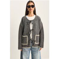 Übergroßer Strickcardigan mit Bindebändern