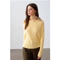 Minimalistischer Rippstrick-Pullover mit U-Boot-Ausschnitt
