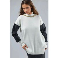 Mixed-Media Strickpullover mit Kette