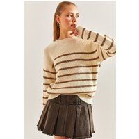 Gestreifter gerippter Rundhals-Strickpullover