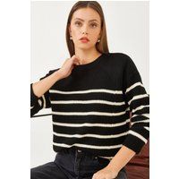 Gestreifter Rippstrick-Pullover mit Rundhalsausschnitt