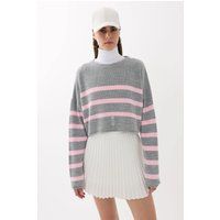 Kurz geschnittener gestreifter Strickpullover