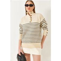 Gestreifter Strickpullover mit Knopfkragen