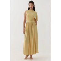 Asymmetrisches Maxikleid mit Drapierung